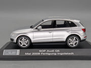 Modellautos 1:43 Minichamps Audi Q5 3.0 TDI Eissilber SOP 2008 Ingolstadt mit Dealer OVP