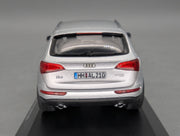 Modellautos 1:43 Minichamps Audi Q5 3.0 TDI Eissilber SOP 2008 Ingolstadt mit Dealer OVP
