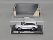Modellautos 1:43 Minichamps Audi Q5 3.0 TDI Eissilber SOP 2008 Ingolstadt mit Dealer OVP