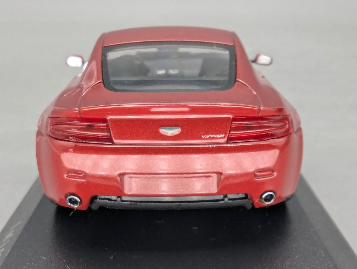 Modellautos 1:43 Minichamps Aston Martin V8 Vantage Toro Red  mit OVP