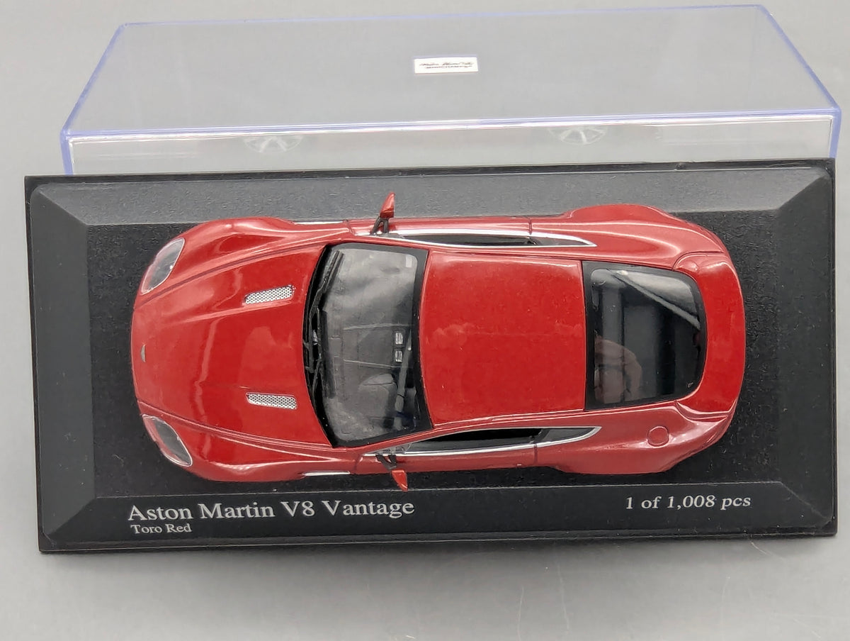 Modellautos 1:43 Minichamps Aston Martin V8 Vantage Toro Red  mit OVP