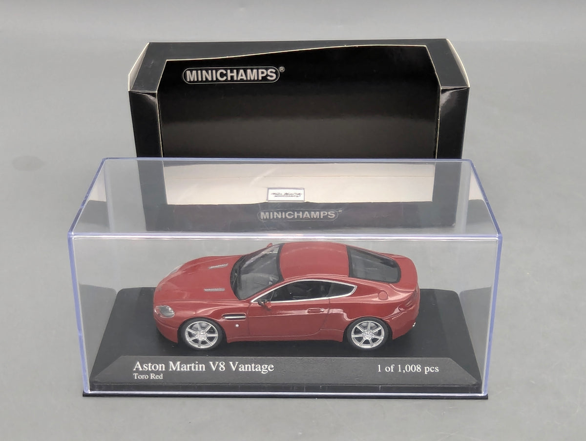 Modellautos 1:43 Minichamps Aston Martin V8 Vantage Toro Red  mit OVP
