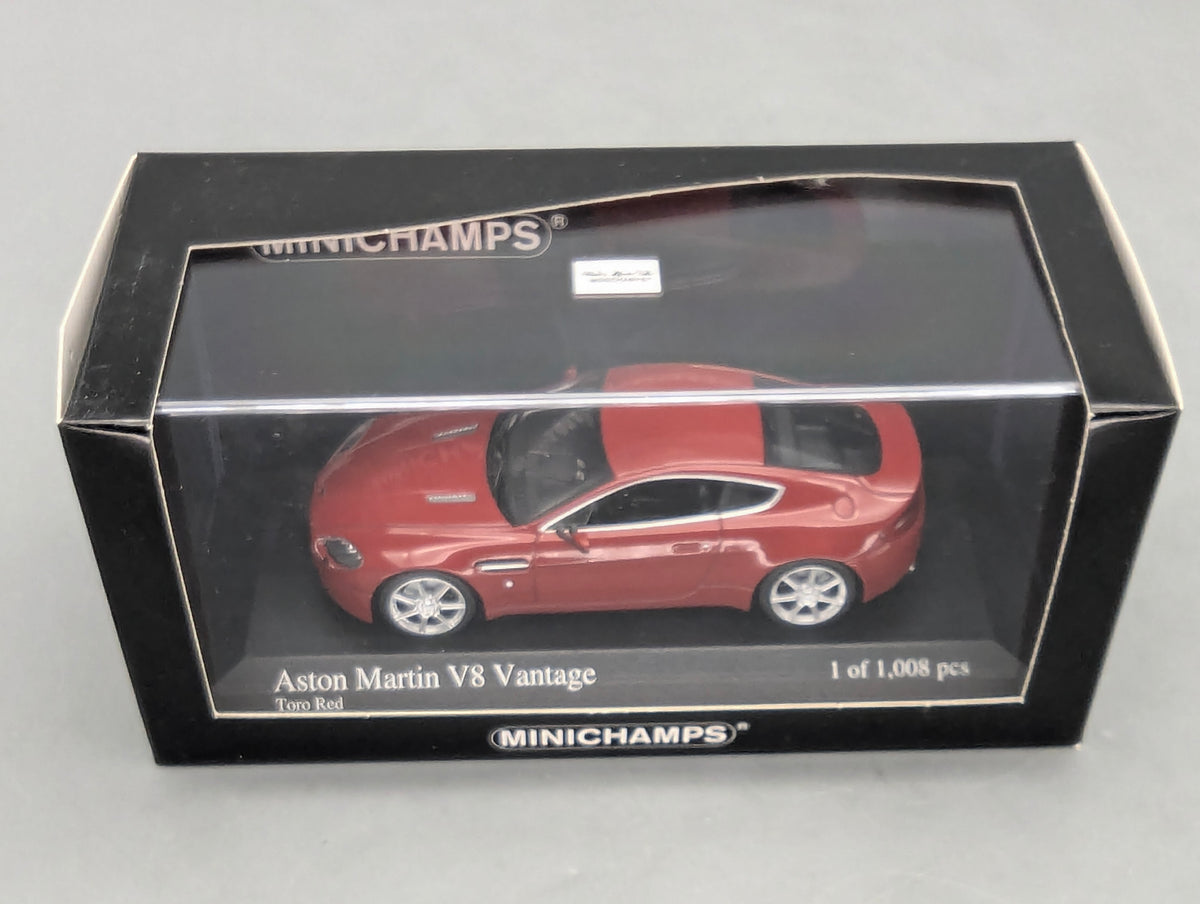 Modellautos 1:43 Minichamps Aston Martin V8 Vantage Toro Red  mit OVP