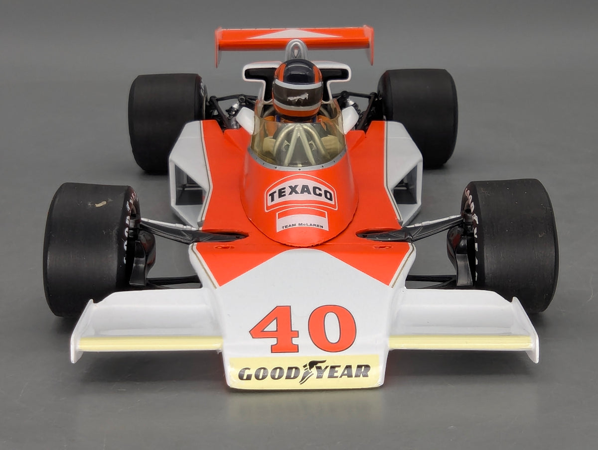 Modellautos 1:18 Minichamps McLaren Ford M23 GB GP 1977 #40 G. Villeneuve mit OVP