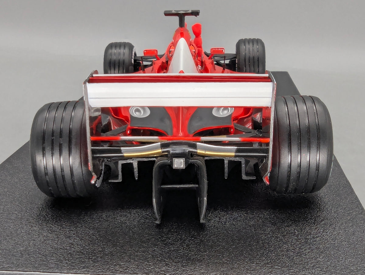 Modellautos 1:18 Hot Wheels Racing Ferrari 2000 World Champion #3 M. Schumacher Vitrine OVP