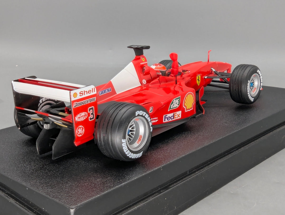 Modellautos 1:18 Hot Wheels Racing Ferrari 2000 World Champion #3 M. Schumacher Vitrine OVP