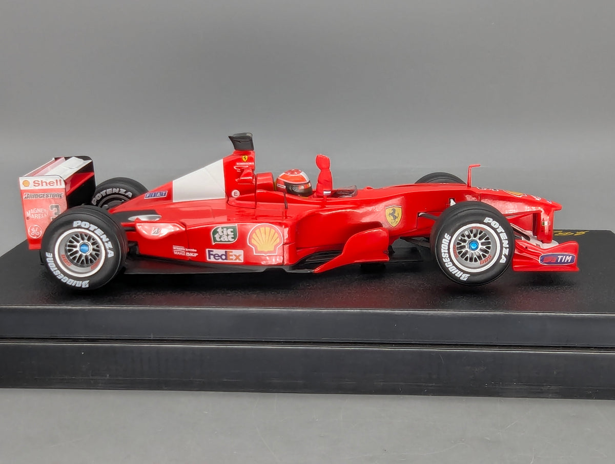 Modellautos 1:18 Hot Wheels Racing Ferrari 2000 World Champion #3 M. Schumacher Vitrine OVP
