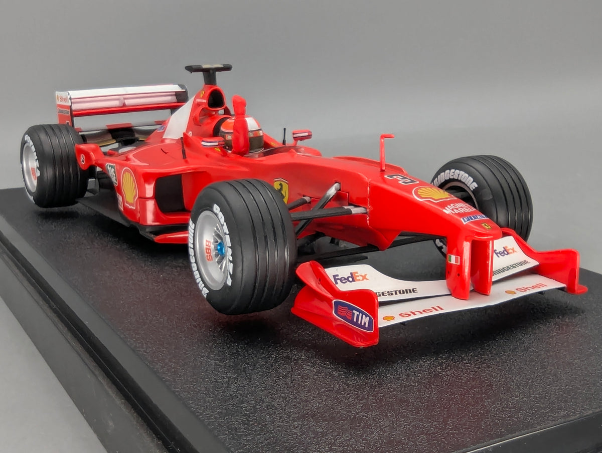 Modellautos 1:18 Hot Wheels Racing Ferrari 2000 World Champion #3 M. Schumacher Vitrine OVP
