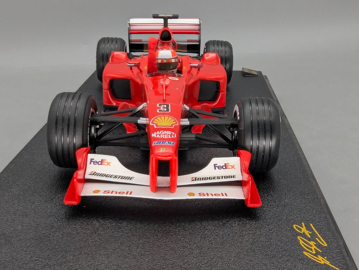 Modellautos 1:18 Hot Wheels Racing Ferrari 2000 World Champion #3 M. Schumacher Vitrine OVP