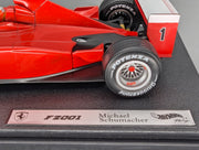 Modellautos 1:18 Umbau Basis Hot Wheels Ferrari F2001 #1 M. Schumacher OVP