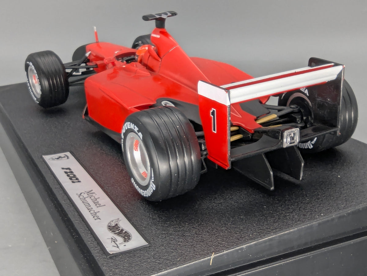 Modellautos 1:18 Umbau Basis Hot Wheels Ferrari F2001 #1 M. Schumacher OVP