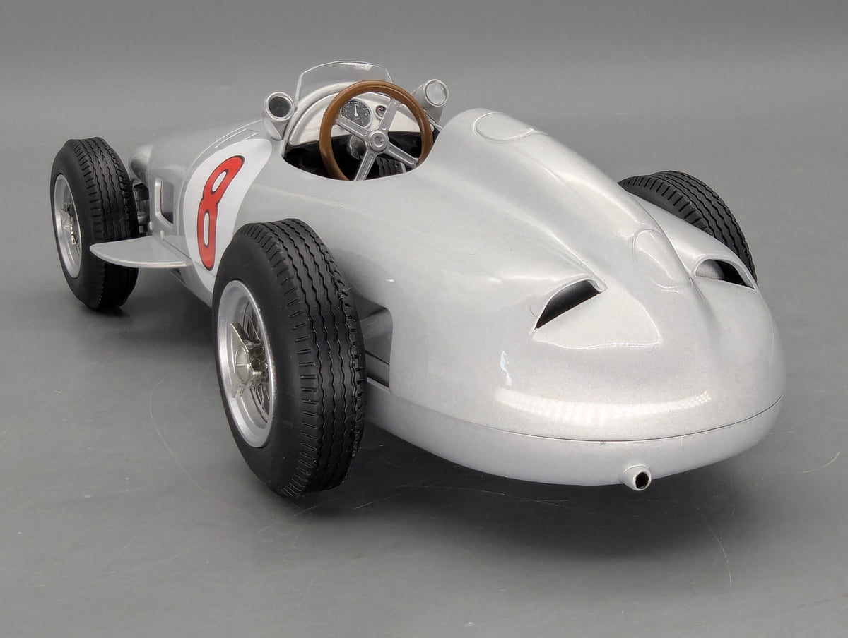 Modellautos 1:18 Werk83 / iScale Mercedes-Benz W196 Formula 1 1995 #8 Fangio mit OVP