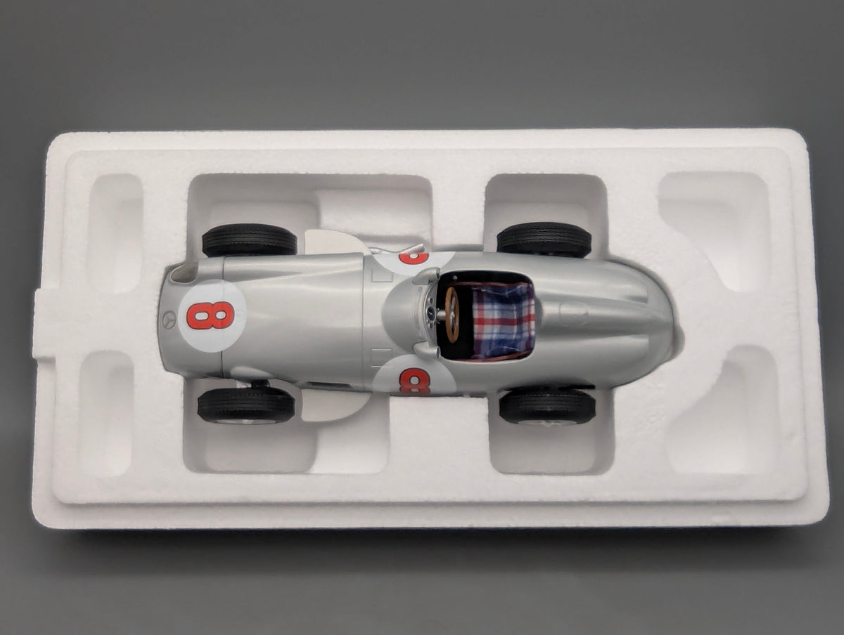 Modellautos 1:18 Werk83 / iScale Mercedes-Benz W196 Formula 1 1995 #8 Fangio mit OVP
