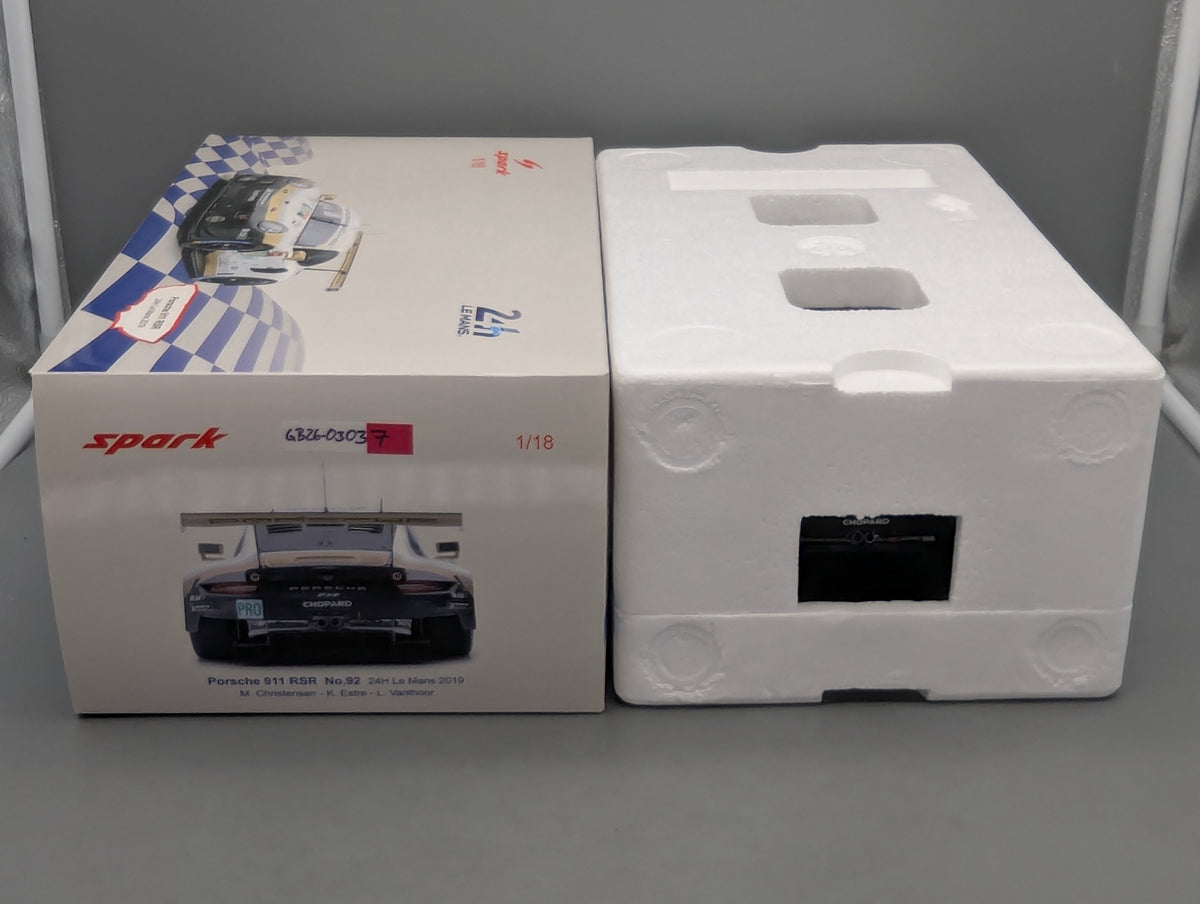Modellautos 1:18 Spark Porsche 911 RSR 24h Le Mans 2019 #92 mit OVP