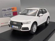 Modellautos 1:43 iScale Audi Q5 Ibisweiß Ibis White Weiß mit Dealer OVP