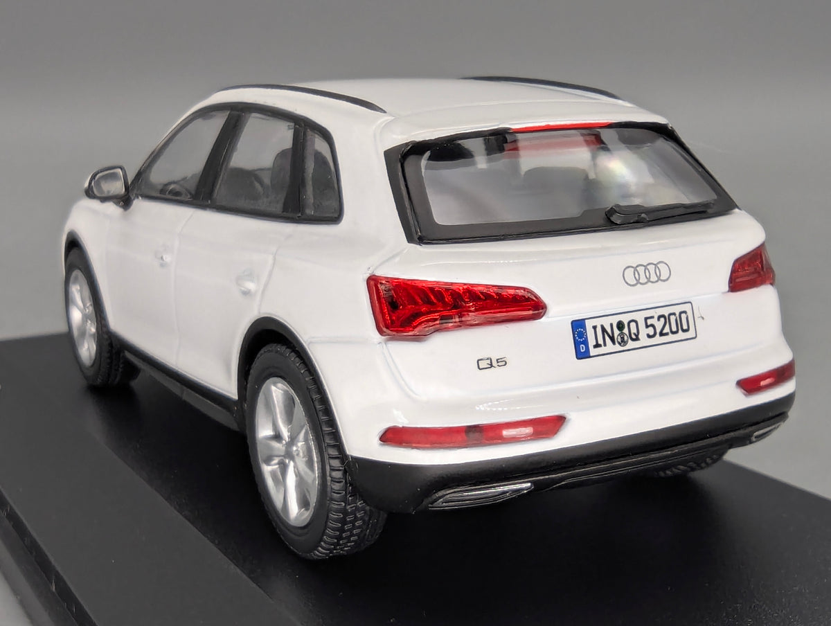 Modellautos 1:43 iScale Audi Q5 Ibisweiß Ibis White Weiß mit Dealer OVP