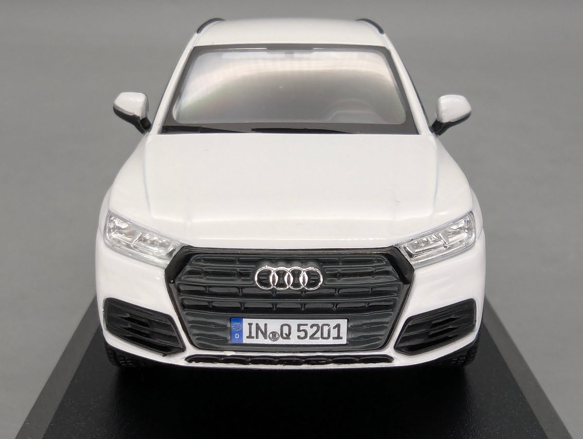 Modellautos 1:43 iScale Audi Q5 Ibisweiß Ibis White Weiß mit Dealer OVP