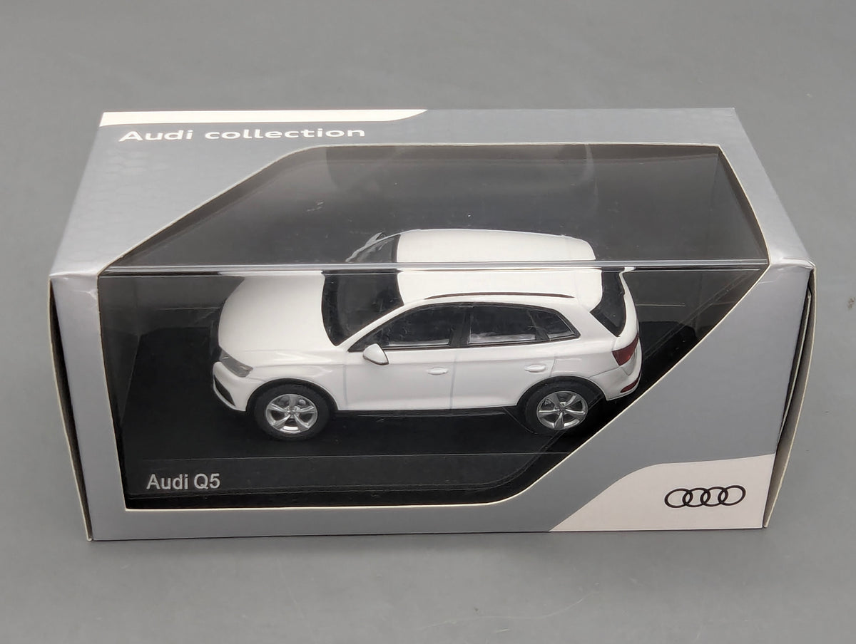 Modellautos 1:43 iScale Audi Q5 Ibisweiß Ibis White Weiß mit Dealer OVP