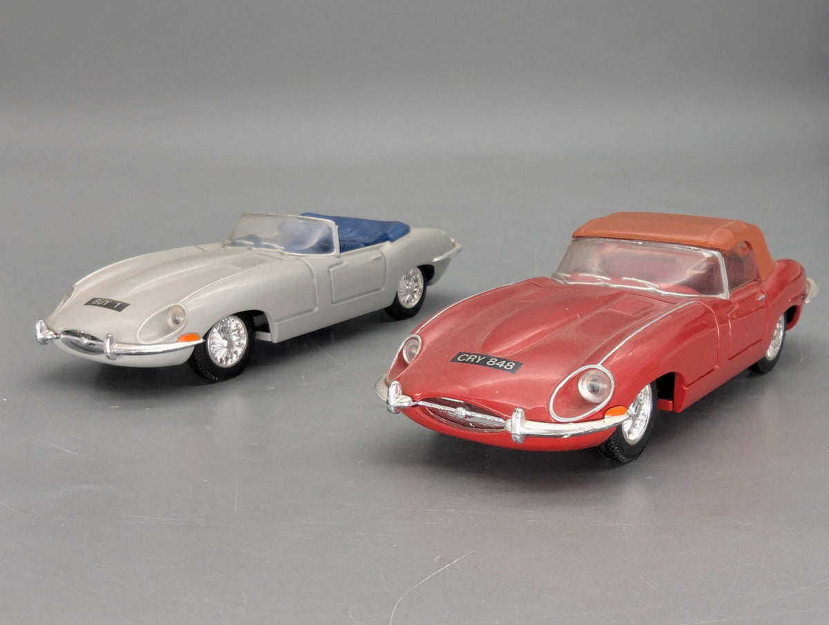 Modellautos 1:43 Corgi Toys 97680 Jaguar E-Type 2-tlg Set 30th Anniversary OVP