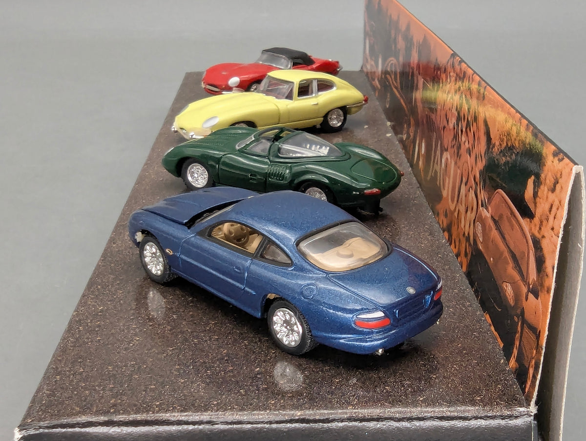 Modellautos 1:64 Hot Wheels 22320 Jaguar 4-tlg Set XKSS XKE XJ13 XKR mit OVP