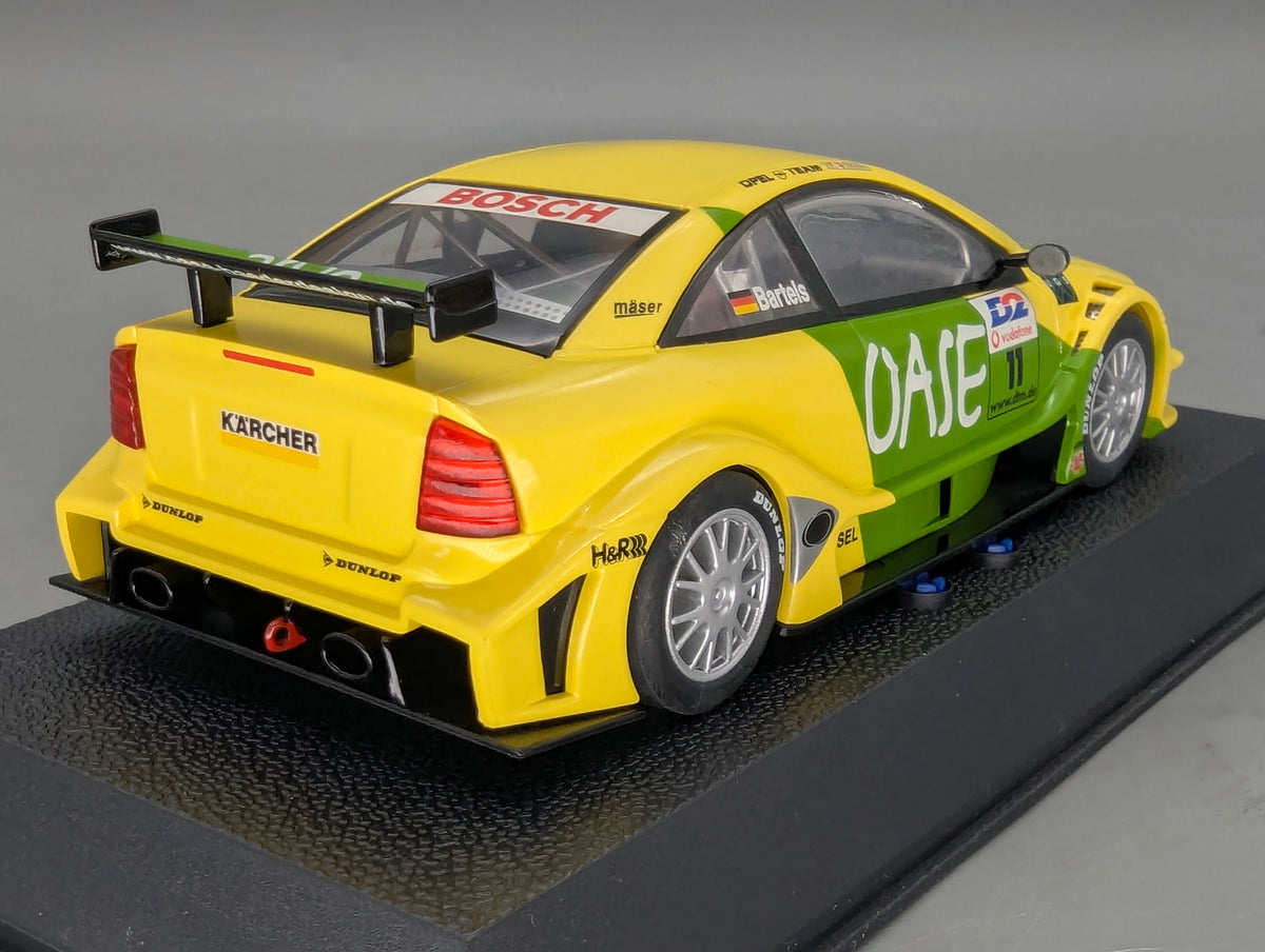 Modellautos Slotcar 1:32 Scalextric Opel Astra V8 Coupe Oase DTM 2000 #11 Bartels Vitrine