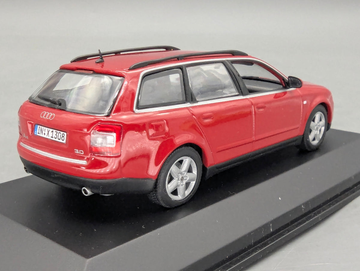 Modellautos 1:43 Minichamps Audi A4 3.0 Avant Rot mit Dealer OVP