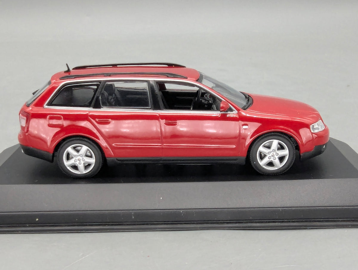 Modellautos 1:43 Minichamps Audi A4 3.0 Avant Rot mit Dealer OVP