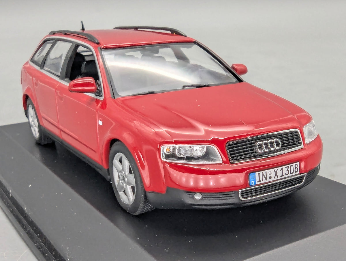 Modellautos 1:43 Minichamps Audi A4 3.0 Avant Rot mit Dealer OVP