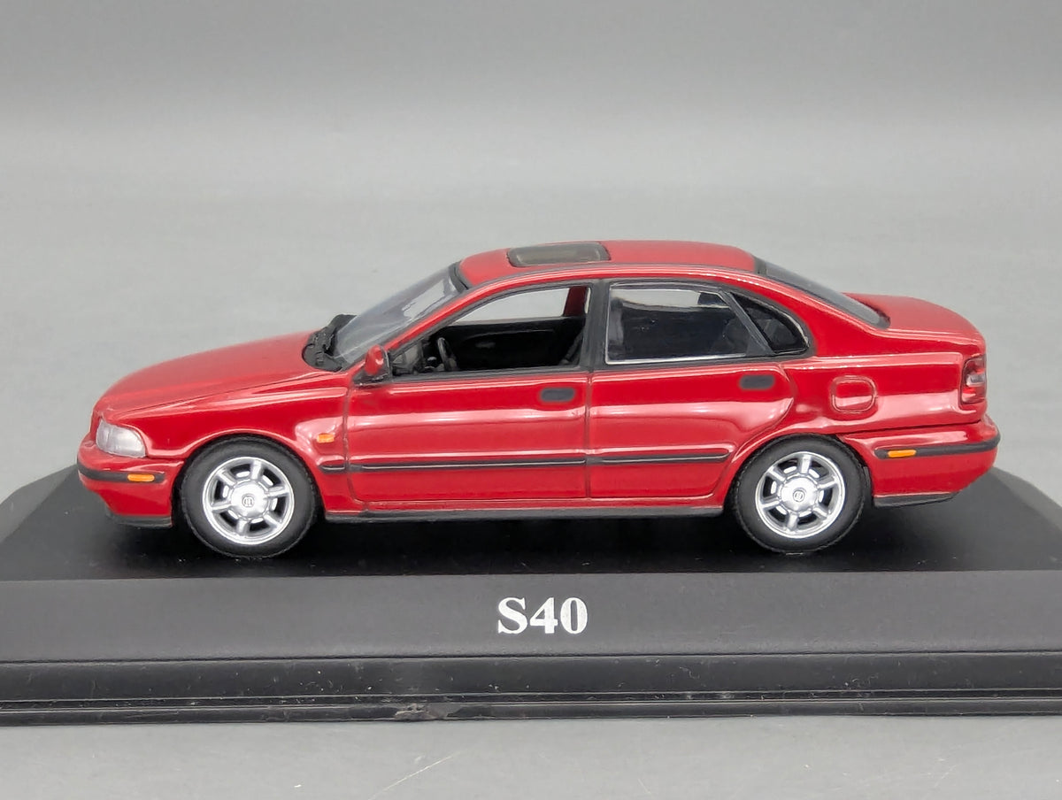 Modellautos 1:43 Minichamps Volvo S40 Rot mit Dealer OVP