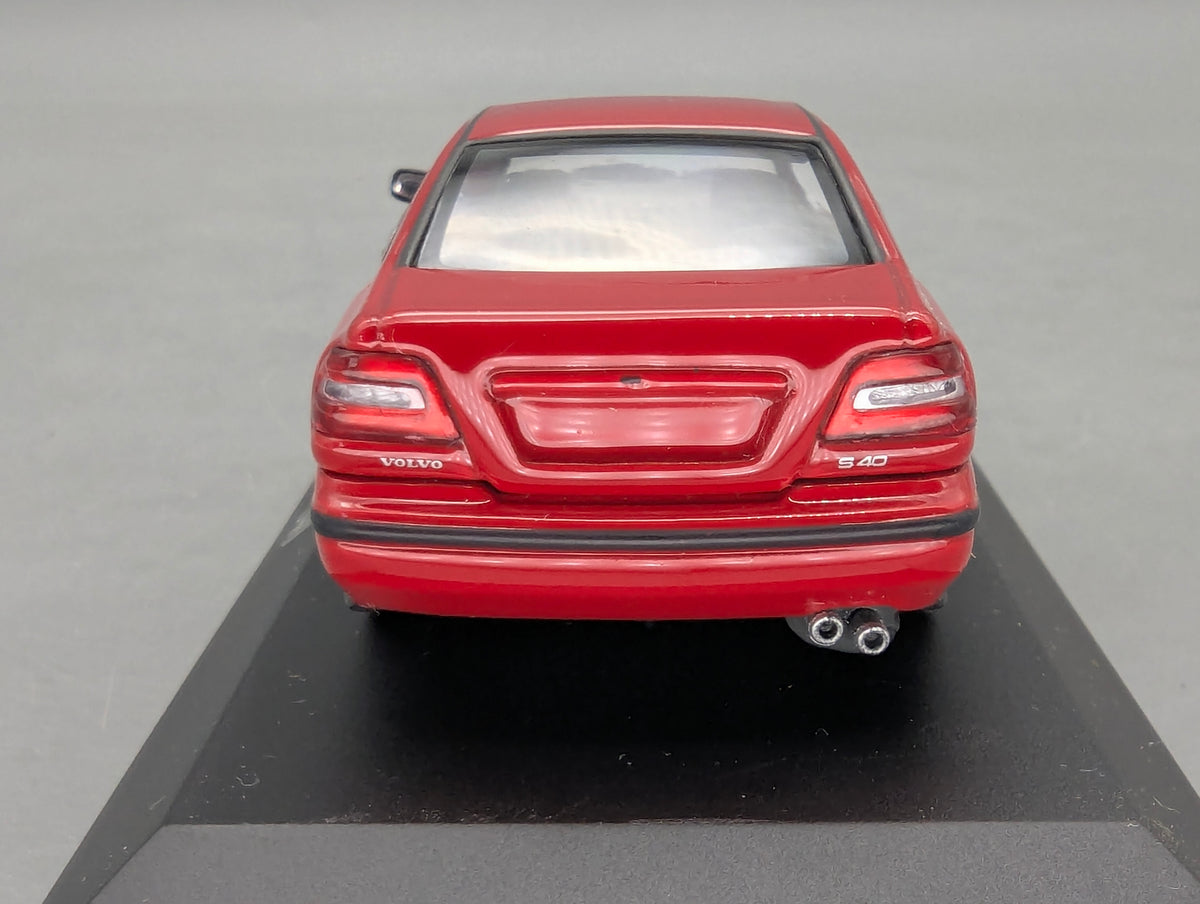 Modellautos 1:43 Minichamps Volvo S40 Rot mit Dealer OVP