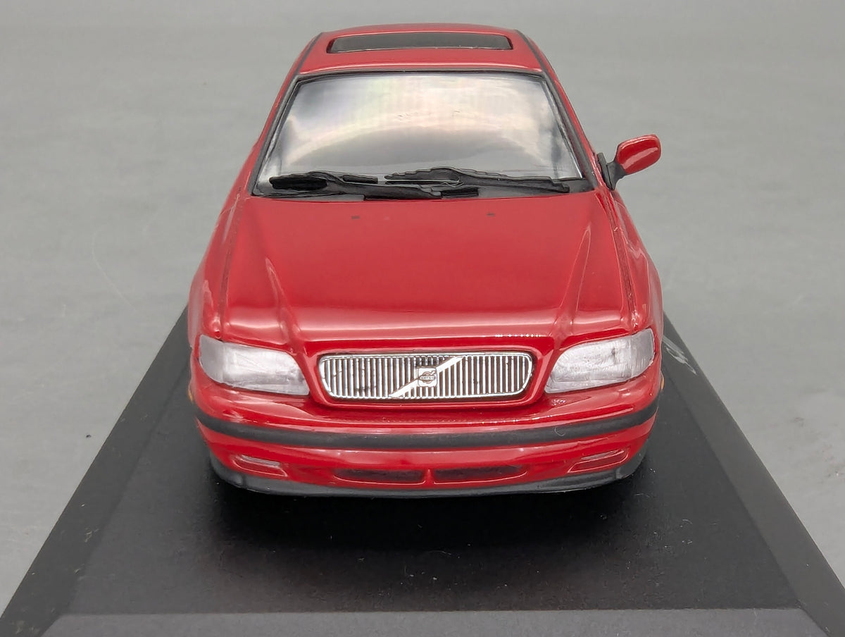 Modellautos 1:43 Minichamps Volvo S40 Rot mit Dealer OVP