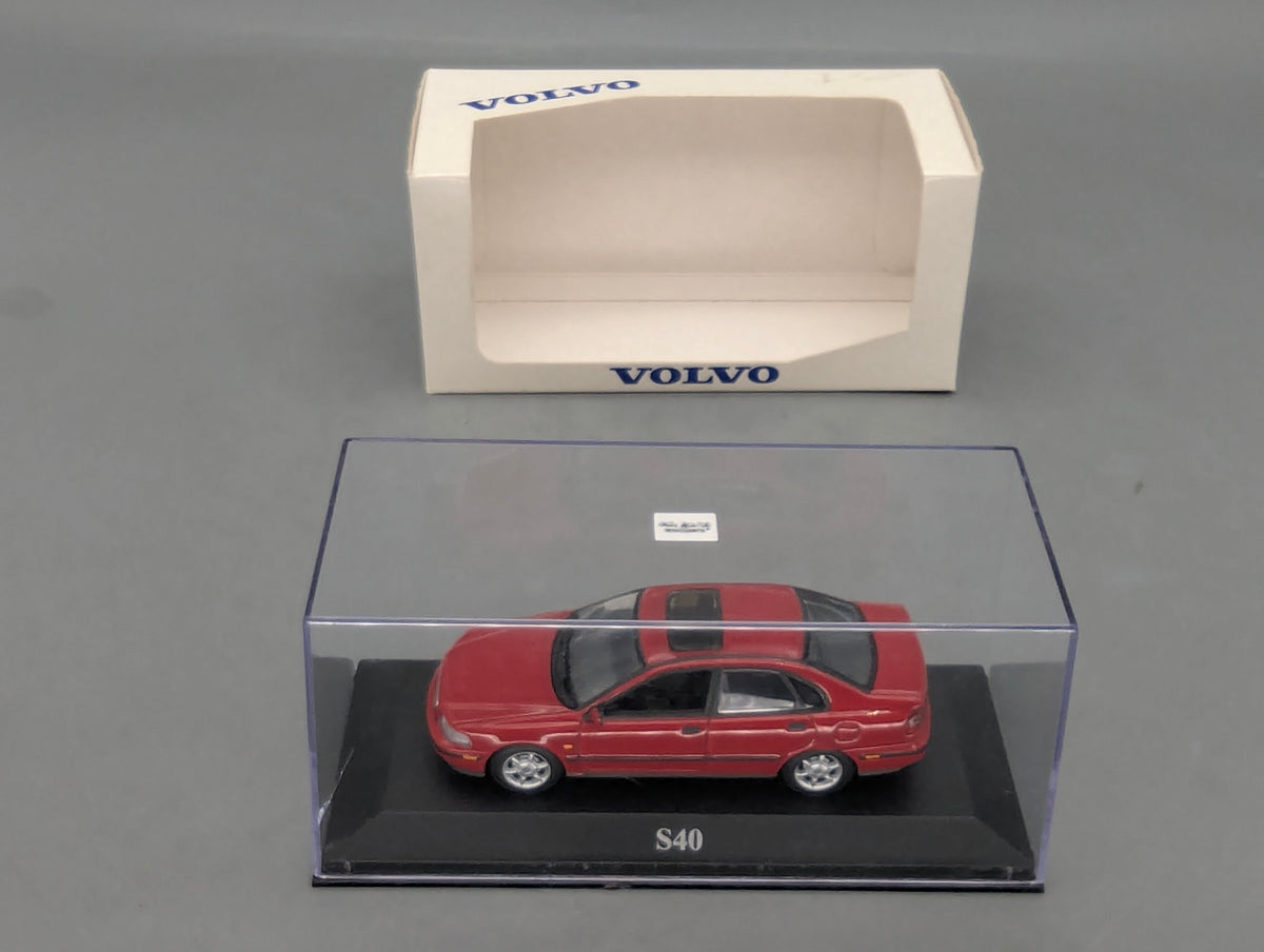 Modellautos 1:43 Minichamps Volvo S40 Rot mit Dealer OVP