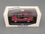 Modellautos 1:43 Minichamps Volvo S40 Rot mit Dealer OVP