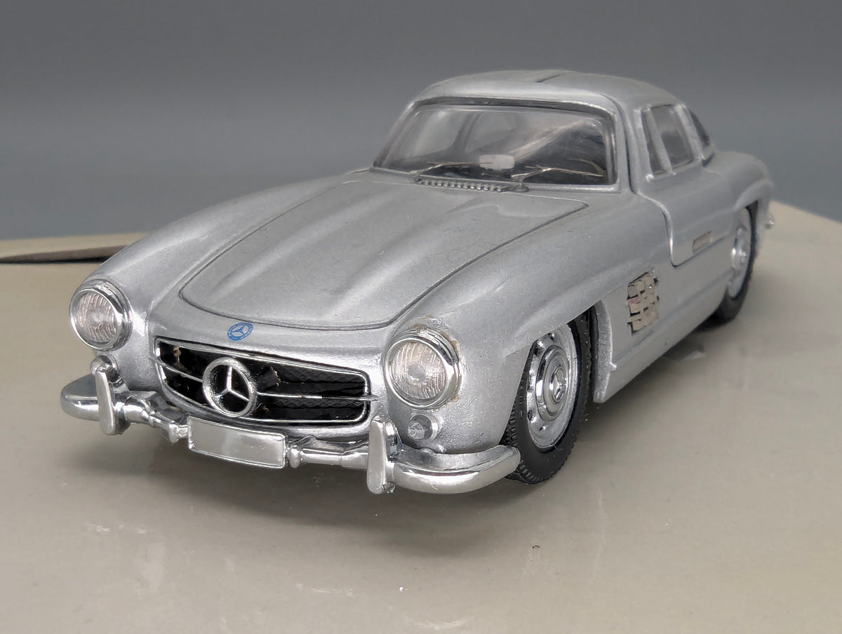 Modellautos 1:43 Minichamps Mercedes-Benz 300 SL Gullwing A Flash of Car Dealer OVP