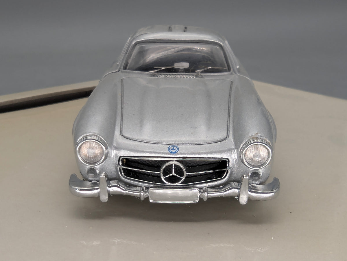 Modellautos 1:43 Minichamps Mercedes-Benz 300 SL Gullwing A Flash of Car Dealer OVP