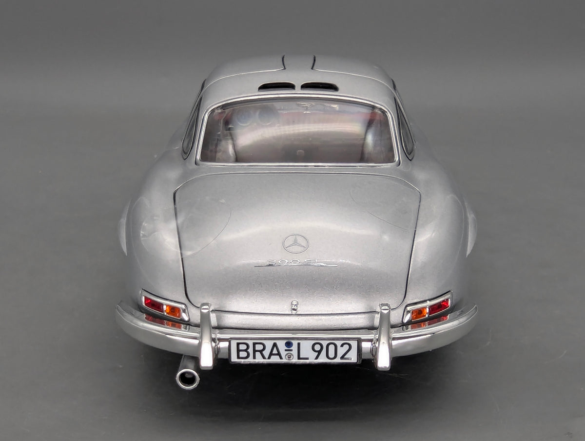 Modellautos 1:18 Norev Mercedes-Benz 300 SL Gullwing 1954 Silber OVP
