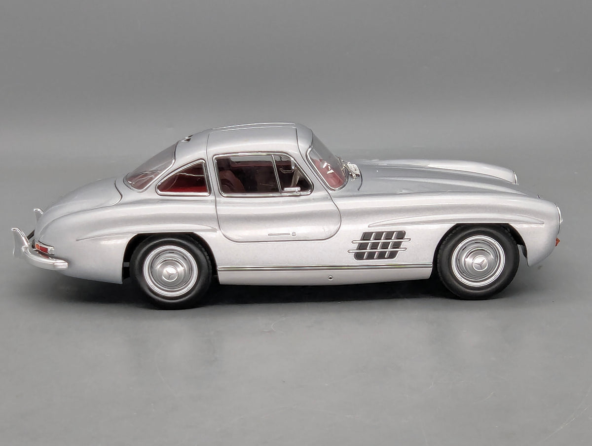 Modellautos 1:18 Norev Mercedes-Benz 300 SL Gullwing 1954 Silber OVP