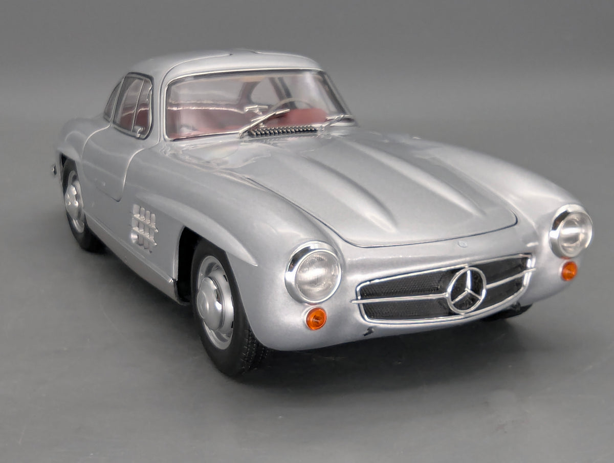 Modellautos 1:18 Norev Mercedes-Benz 300 SL Gullwing 1954 Silber OVP