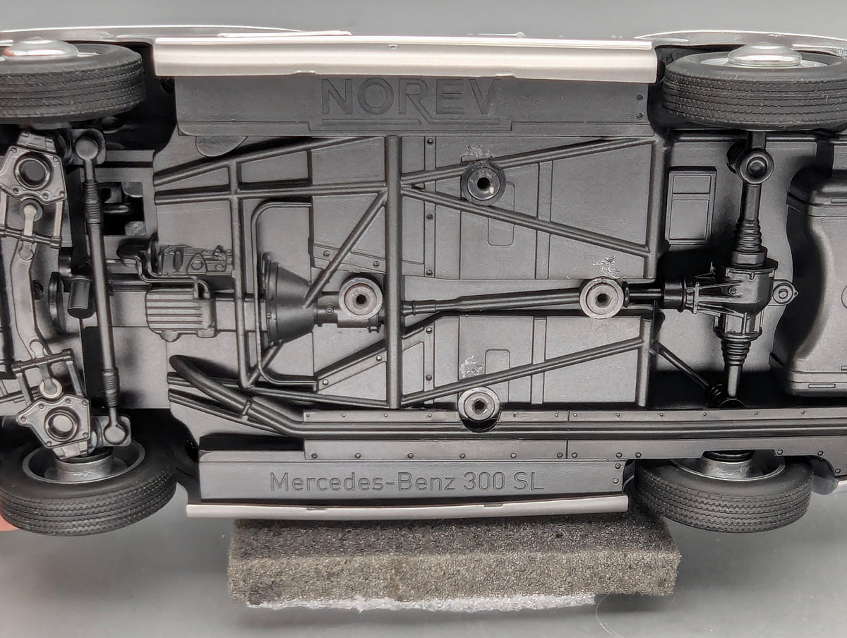 Modellautos 1:18 Norev Mercedes-Benz 300 SL Gullwing 1954 Silber OVP