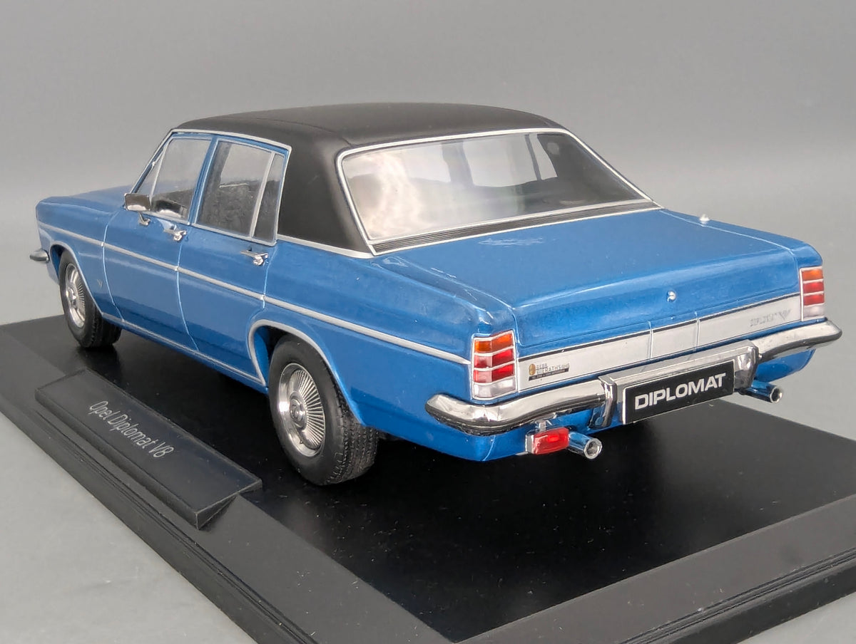 Modellautos 1:18 Norev Opel Diplomat V8 Blau Metallic 1969 mit OVP