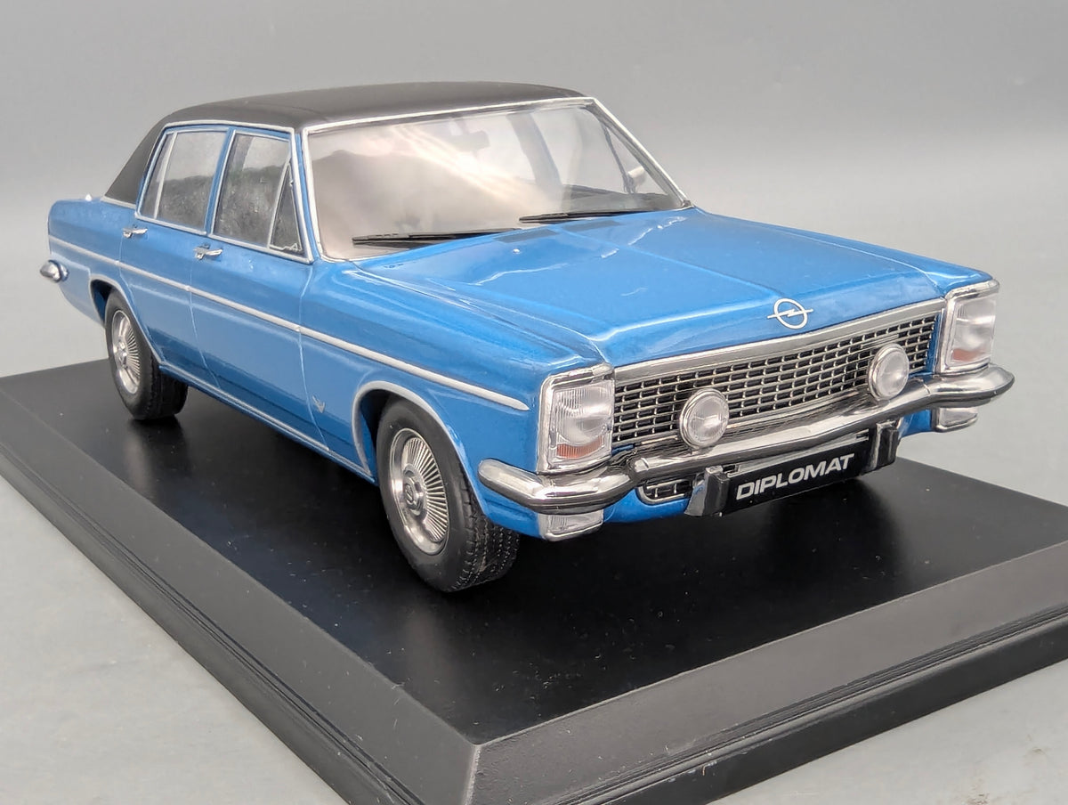 Modellautos 1:18 Norev Opel Diplomat V8 Blau Metallic 1969 mit OVP