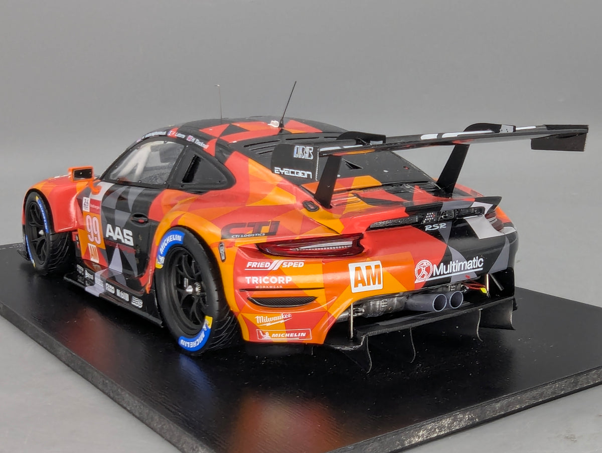 Modellautos 1:18 Spark 18S707 Porsche 911 RSR-19 24h Le Mans 2021 #99 mit OVP