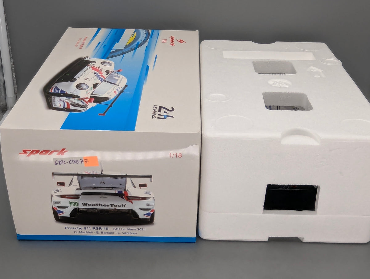 Modellautos 1:18 Spark 18S700 Porsche 911 RSR-19 24h Le Mans 2021 #79 mit OVP
