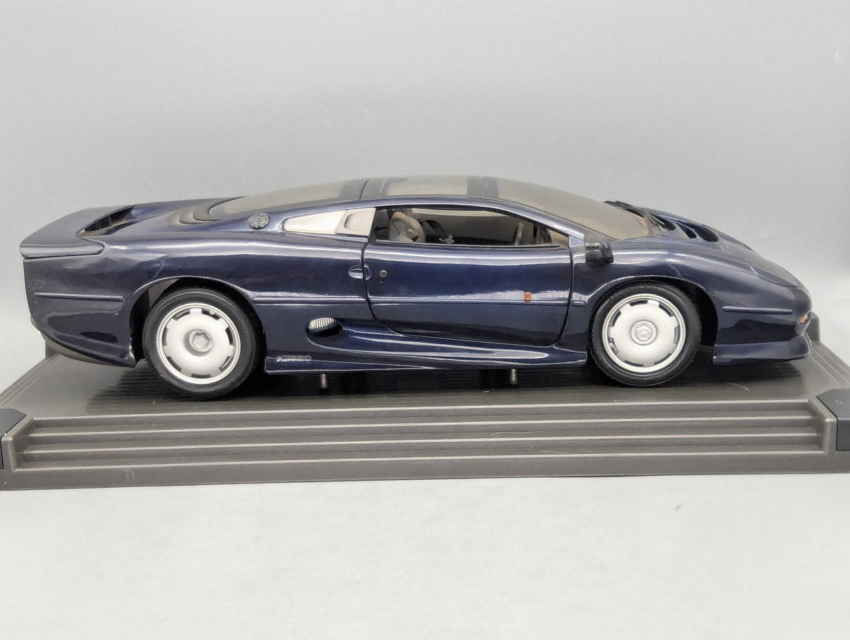 Modellautos 1:12 Maisto Jaguar XJ 220 1992 Dunkelblau mit OVP