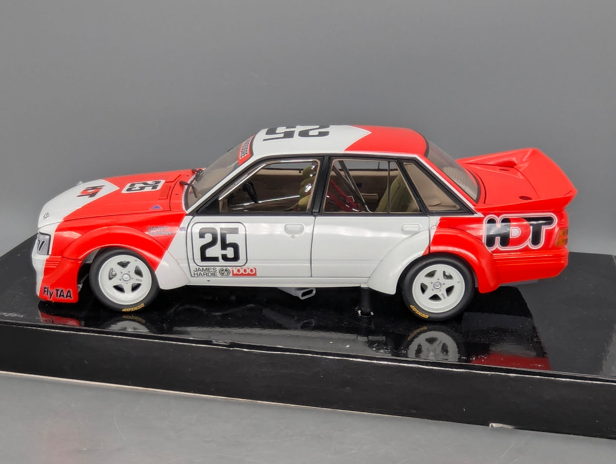 Modellautos 1:18 Biante Holden VK Commodore Bathurst 1000 1985 #25 mit OVP