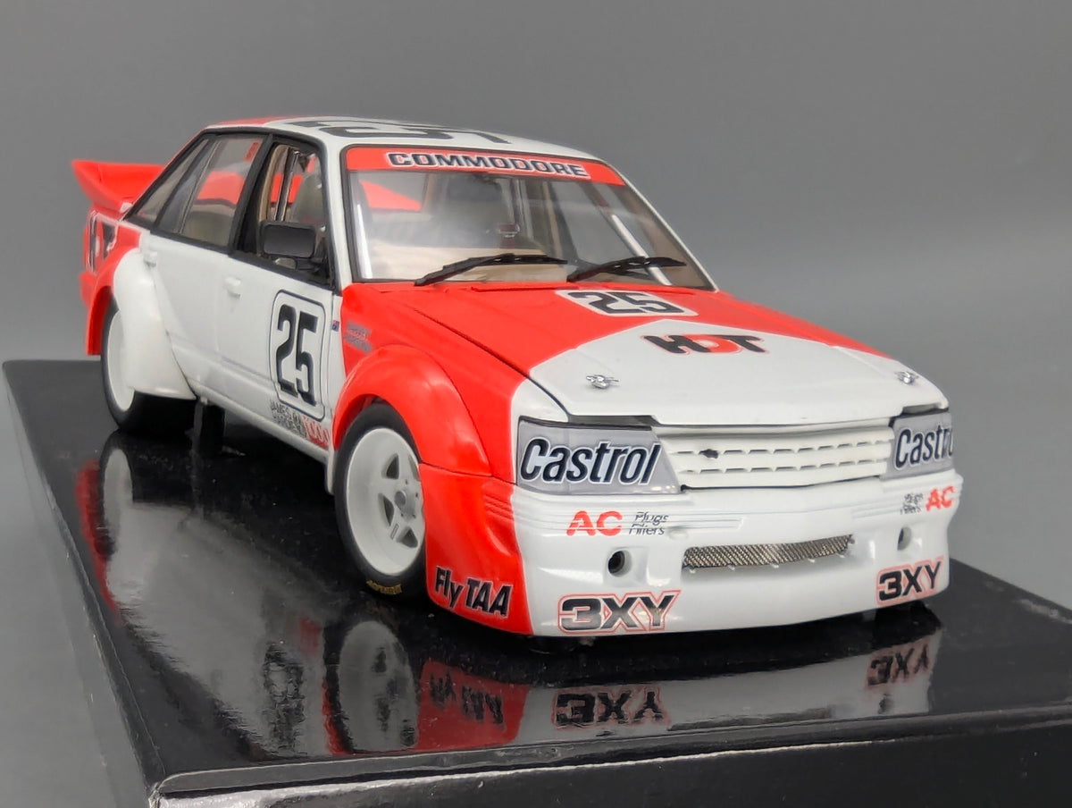 Modellautos 1:18 Biante Holden VK Commodore Bathurst 1000 1985 #25 mit OVP