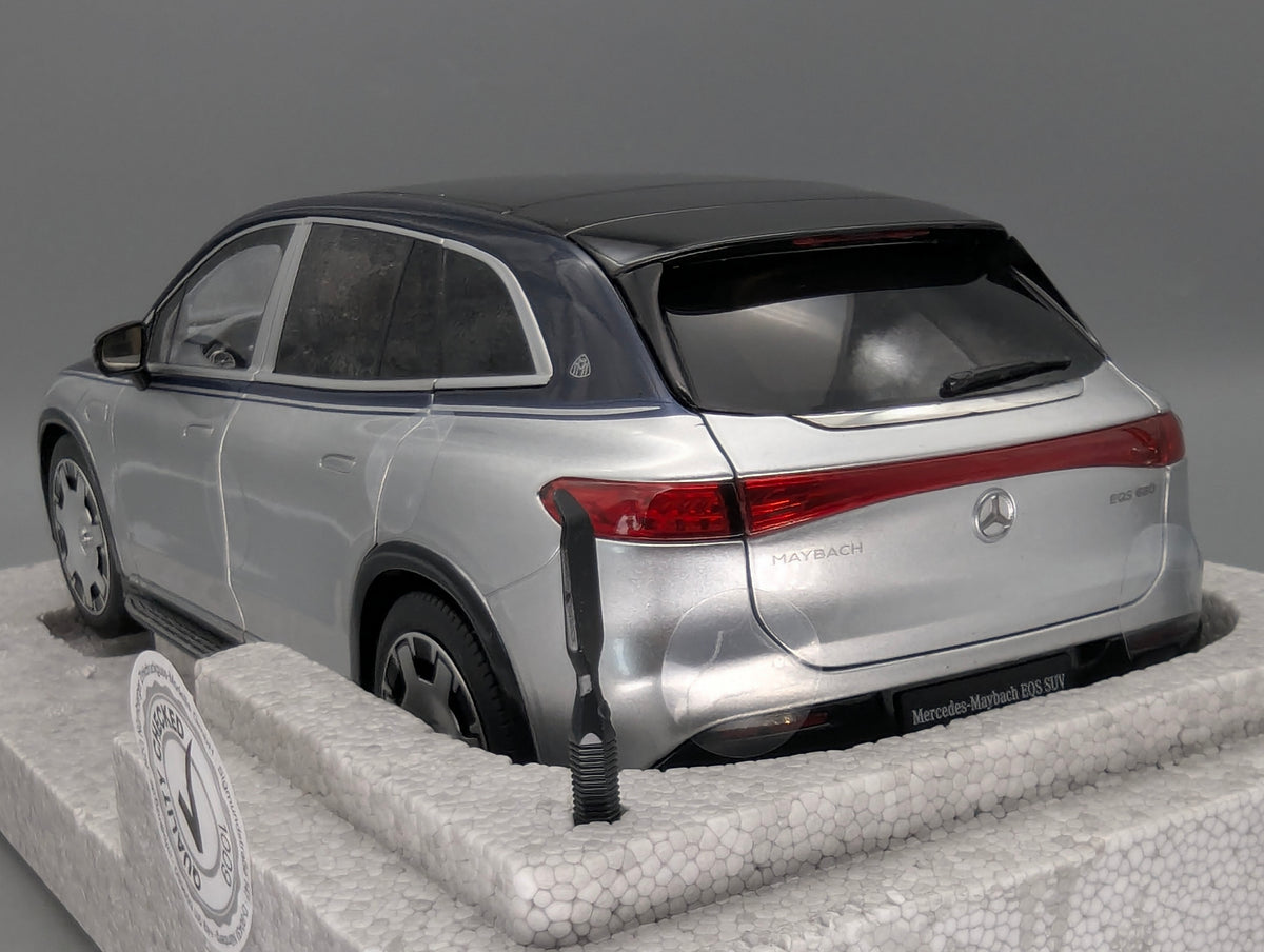 Modellautos 1:18 NZG Mercedes Maybach EQS 680 SUV Nauticblau Hightechsilber OVP