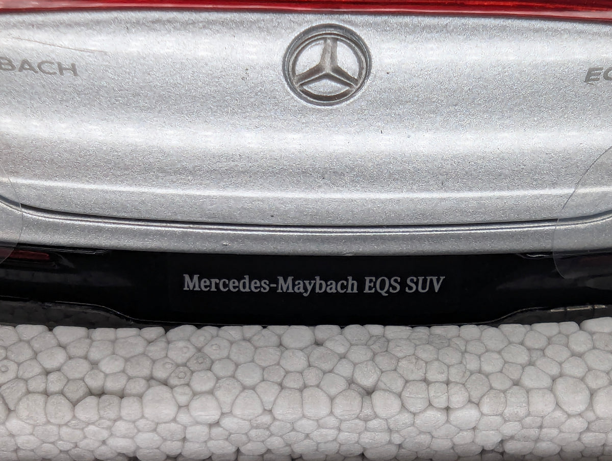 Modellautos 1:18 NZG Mercedes Maybach EQS 680 SUV Nauticblau Hightechsilber OVP