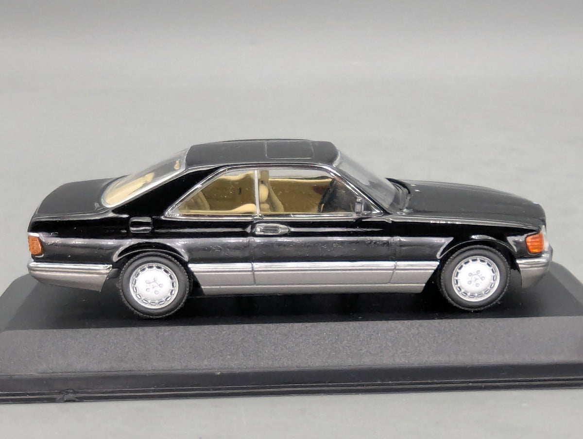 Modellautos 1:43 Minichamps Mercedes Benz 560 SEC 1986 Schwarz mit OVP