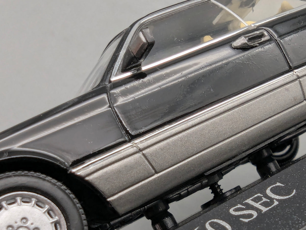 Modellautos 1:43 Minichamps Mercedes Benz 560 SEC 1986 Schwarz mit OVP